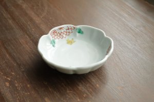 画像2: 赤絵花と蝶輪花小皿　/　清水なお子