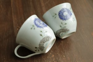 画像4: 色絵（鉄）花唐草マグカップ　/　清水なお子