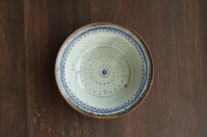 画像1: 5寸深皿　飛び鉋　緑灰釉　呉須　/　福井一伯