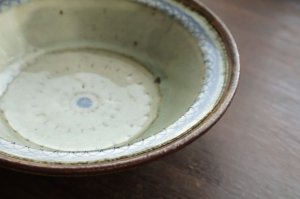 画像4: 5寸深皿　飛び鉋　緑灰釉　呉須　/　福井一伯