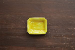 画像1: 色絵隅切角小皿　/　樋山真弓