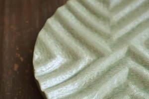 画像4: 樫灰釉（緑）波紋丸皿（6寸）　/　見野大介