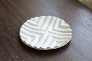 画像2: 鳥ノ子釉（白マット）波紋丸皿（5寸）　/　見野大介