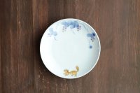 色絵葡萄に栗鼠文5寸皿　/　清水なお子
