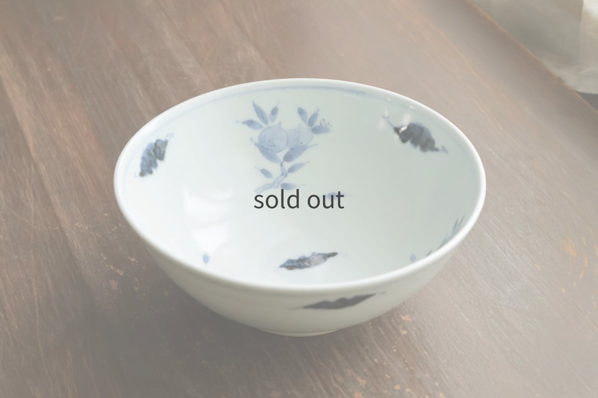 画像1: 桃に蝙蝠6寸鉢　/　清水なお子 (1)