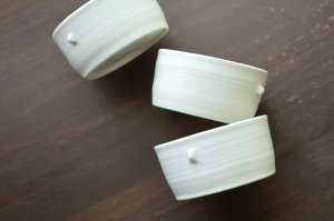 画像2: 乳白釉耳付き小鉢　/　照井　壮