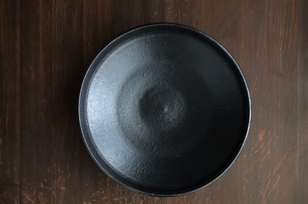 黒釉 玉縁7寸鉢 / 八木橋昇 - うつわと暮らしの道具 sizuku