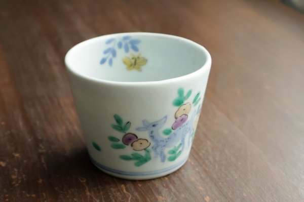 画像1: 色絵蕎麦猪口鹿の草花文　/　清水なお子 (1)