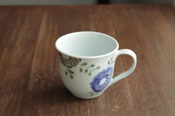 画像1: 色絵（鉄）花唐草マグカップ　/　清水なお子 (1)