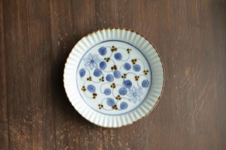 花唐草しのぎ丸皿 / 山口利枝 - うつわと暮らしの道具 sizuku